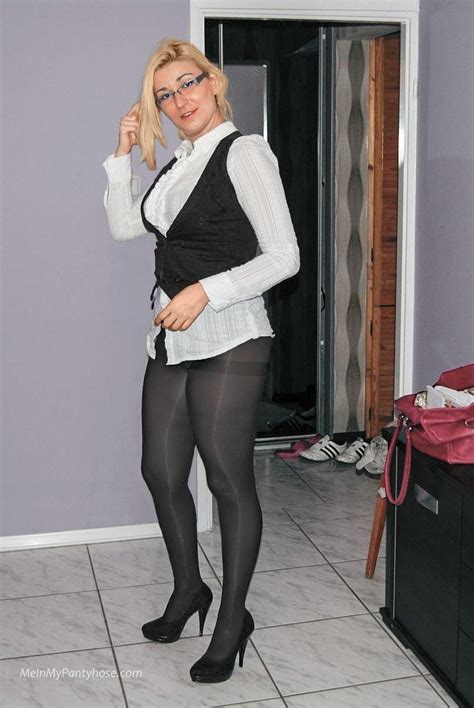 older woman pantyhose tease Search